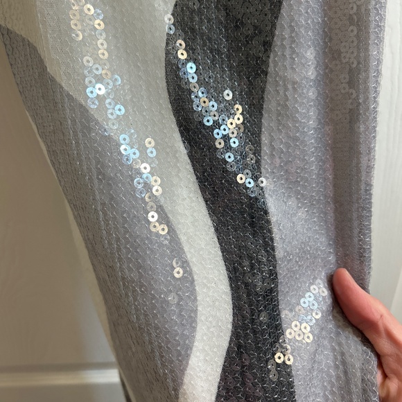 Mini sequins Guess dress - Picture 4 of 4